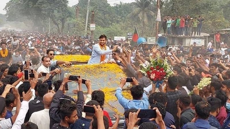 সাকিবকে শোকজ করলো নির্বাচন কমিশন