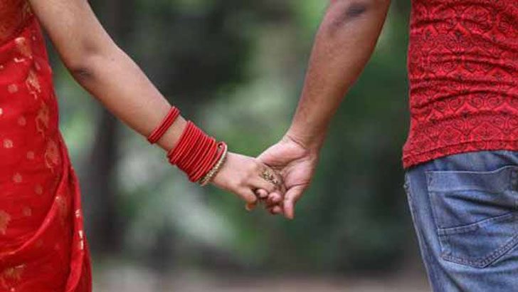 প্রেমের টানে মামিকে নিয়ে পালালেন ভাগ্নে
