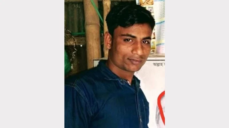 দেশীয় অস্ত্রসহ শীর্ষ সন্ত্রাসী ঈশান গ্রেপ্তার