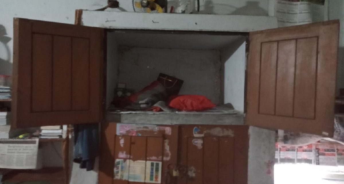 ইবির আবাসিক হলে গ্রিল ভেঙে কম্পিউটার চুরি