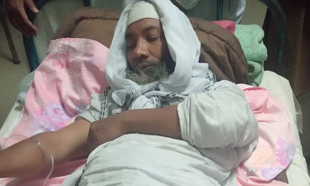 তারাবির নামাজে ভুল,ইমামকে মারধর