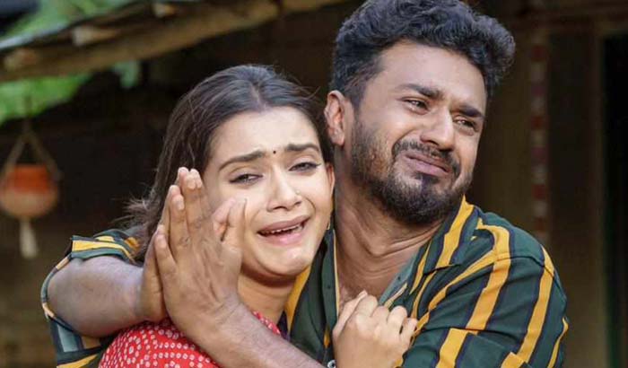 দর্শক কাঁদাচ্ছে যে নাটক ‘কলিজার আধখান’