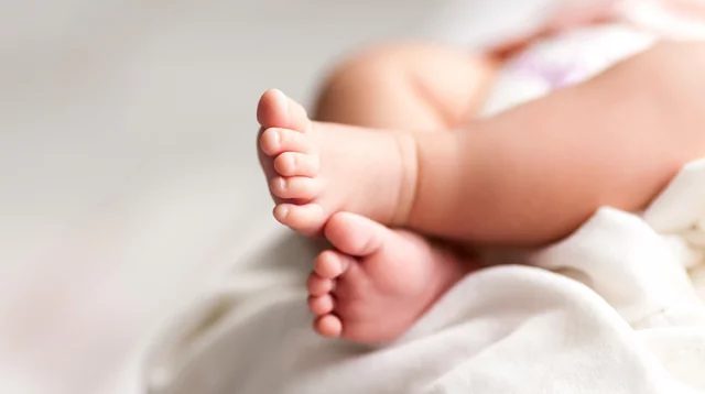 গলায় দুধ আটকে মারা গেল ১১ মাস বয়সী শিশু