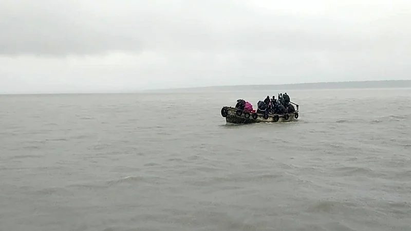বঙ্গোপসাগরে ২০০ জেলে নিখোঁজ