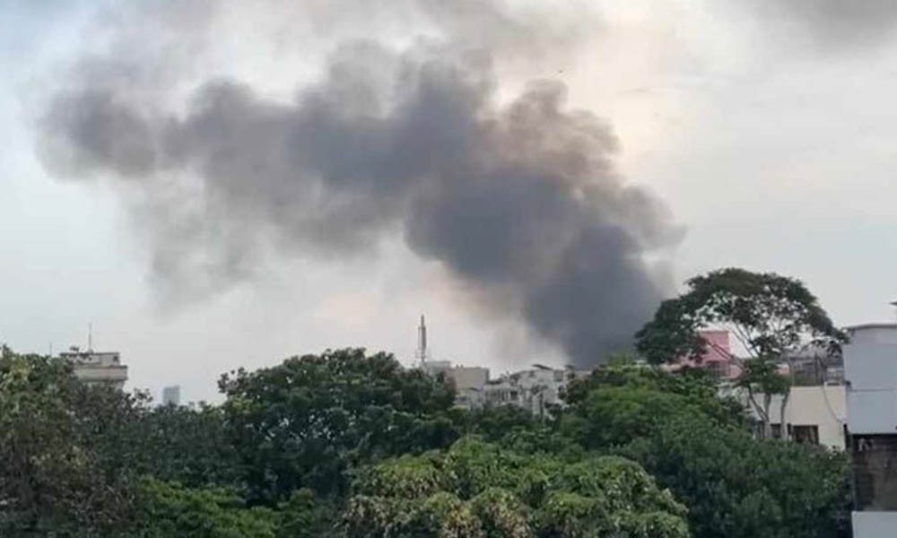 বানানীর সেতু ভবনে আন্দোলনকারীদের আগুন
