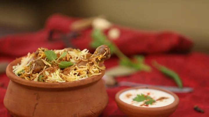 বিরিয়ানি না খাওয়ালে আত্মহত্যার হুমকি!