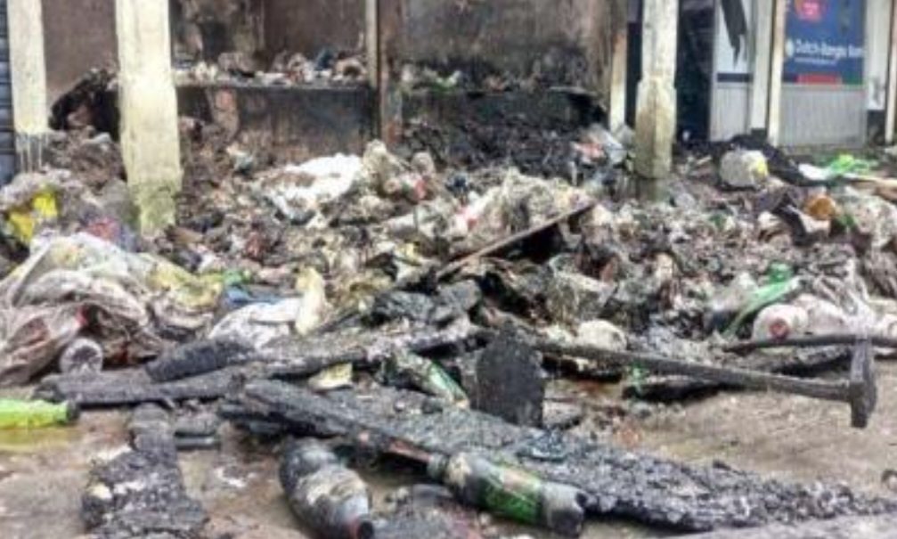 কিশোরগঞ্জে শর্ট সার্কিটের আগুনে ৪ দোকান পুড়ে ভস্মীভূত