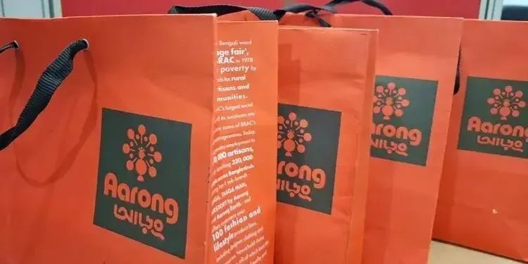 শপিং ব্যাগের দাম নেওয়া বন্ধে আড়ংকে লিগ্যাল নোটিশ