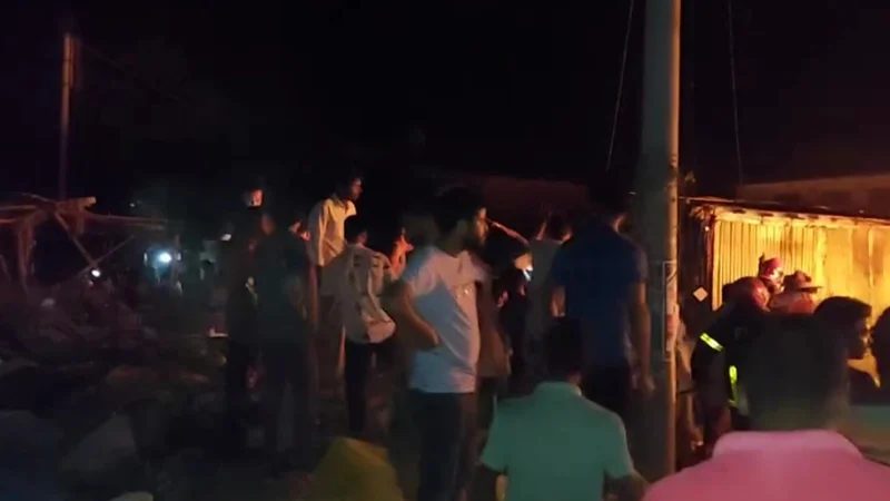 শিবগঞ্জে আগুনে পুড়ে ৯ দোকান ভস্মীভূত,ক্ষতি কোটি টাকা