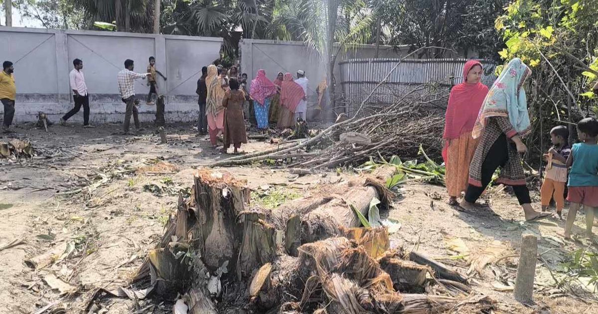 বিরোধপূর্ণ সম্পত্তি দখলে নিতে বাড়িতে হামলার অভিযোগ