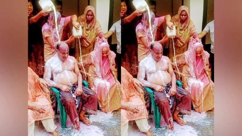 চেয়ারম্যান নির্বাচিত হওয়ায় এমপির ভাইকে দুধ দিয়ে গোসল
