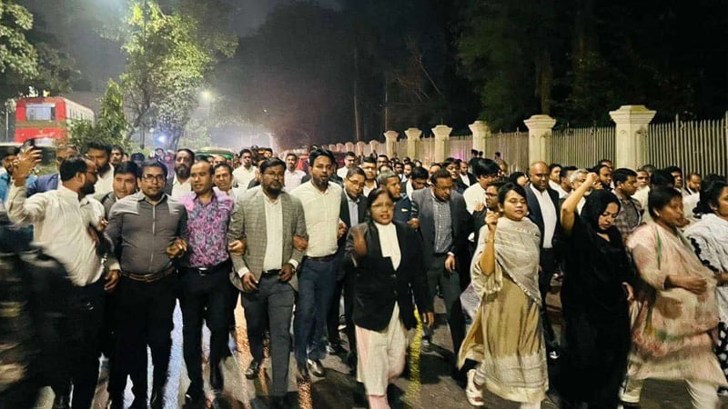 চট্টগ্রামে আইনজীবী হত্যার প্রতিবাদে সুপ্রিমকোর্টে বিক্ষোভ