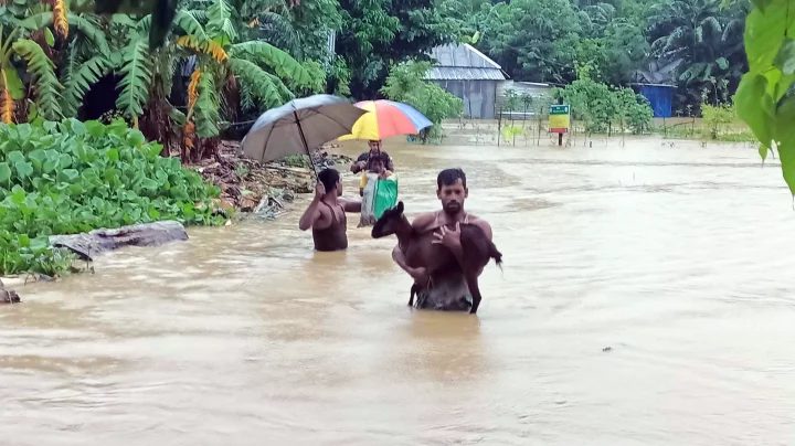 গোমতী নদীর পানি বিপৎসীমার ওপরে,আকস্মিক বন্যা