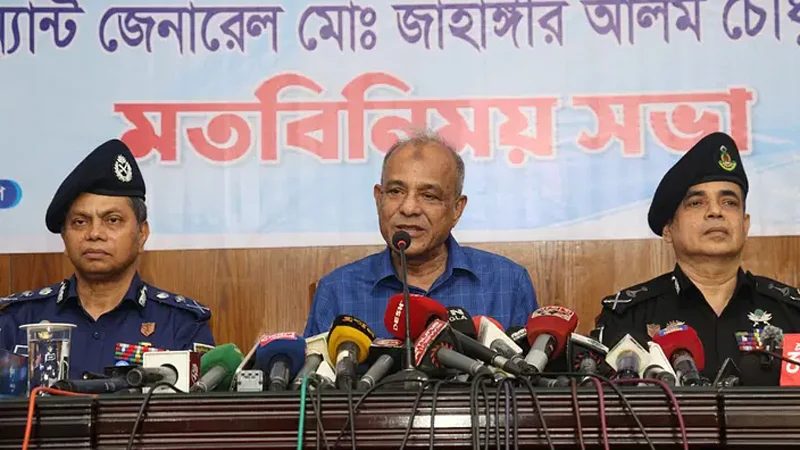 আগে ভুয়া মামলা করত পুলিশ, এখন করছে ‘জনগণ’:স্বরাষ্ট্র উপদেষ্টা