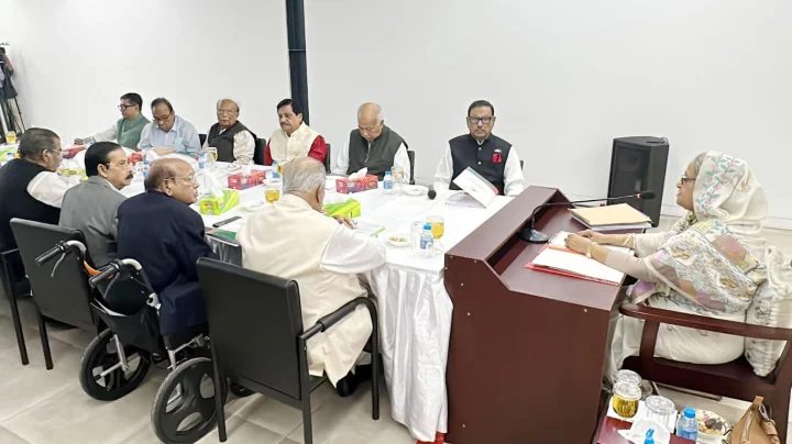 যে ক্ষমতা একসময় ক্যান্টনমেন্টে বন্দী ছিল তা এখন জনগণের হাতে: প্রধানমন্ত্রী