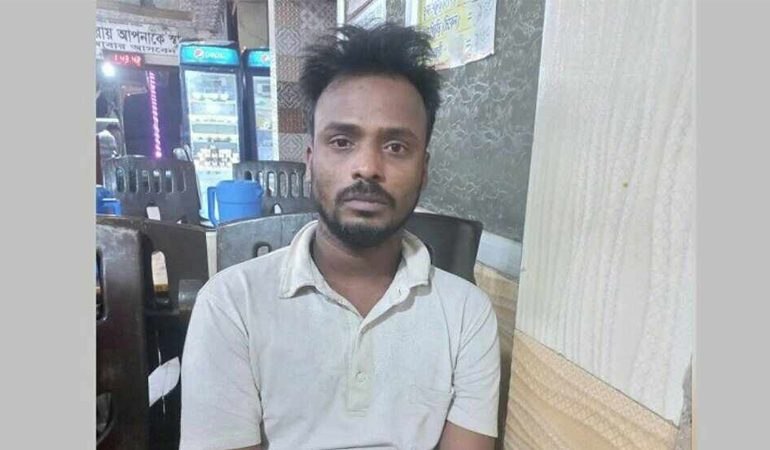 পুলিশের মৃত্যুতে ‘আলহামদুলিল্লাহ’ লিখে স্ট্যাটাস,যুবক কারাগারে