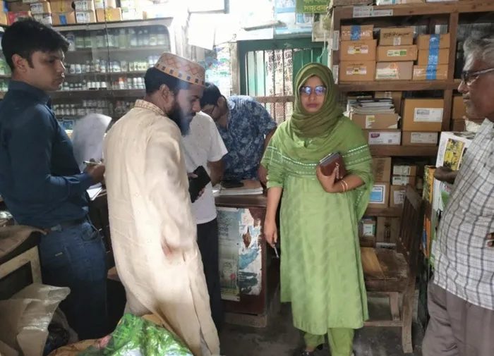 খোকসায় ভেজাল কৃষি ঔষধ ও কীটনাশক বিক্রির অপরাধে জরিমানা