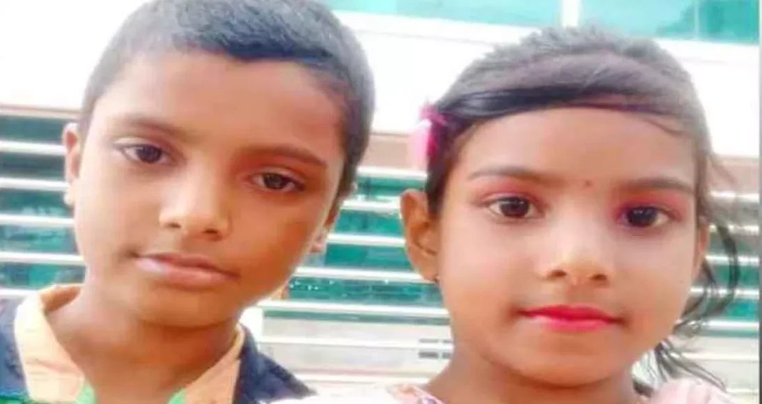 বাবার অটোরিকশায় প্রাণ গেলো ২ সন্তানের