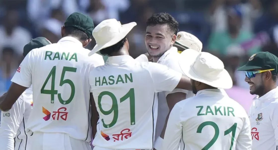পাঁচ উইকেট নিয়ে টেস্টের প্রথম দিন শেষ করলো বাংলাদেশ