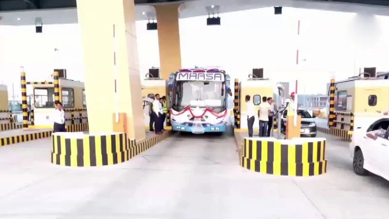 বঙ্গবন্ধু টানেলে যান চলাচল শুরু