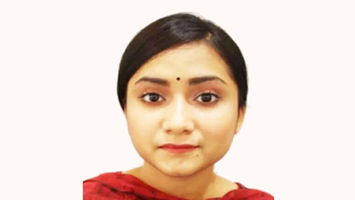 এবার ডিবি হেফাজতে মেজর সাদিকের স্ত্রী