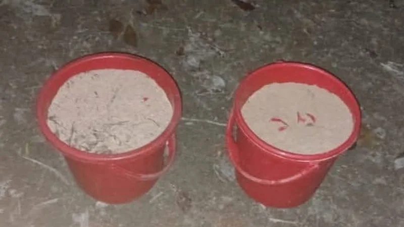 কবরস্থান থেকে ২০টি হাতবোমা উদ্ধার