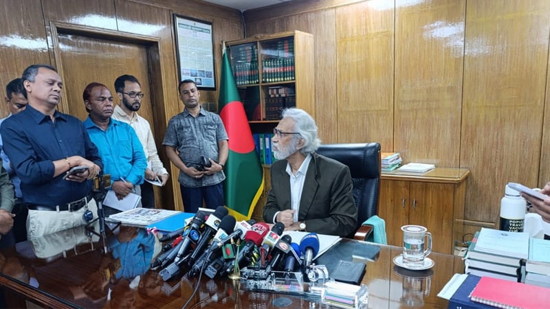 যে কারণে মেয়র-চেয়ারম্যানদের অপসারণ, জানালেন উপদেষ্টা