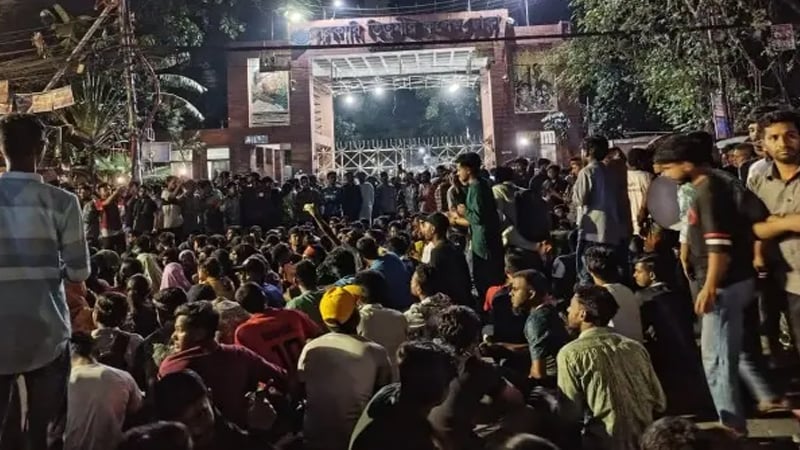 অনির্দিষ্টকালের জন্য তিতুমীর কলেজ ক্লোজডাউন, শিক্ষার্থীদের নতুন কর্মসূচি ঘোষণা