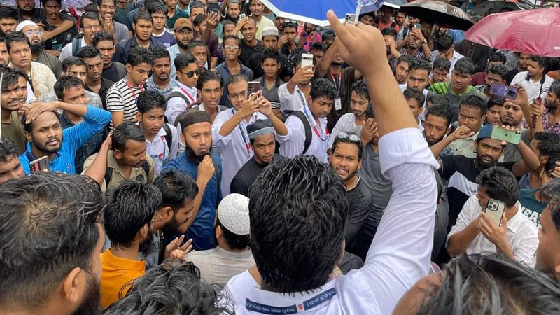ভারতে বিশ্বনবীকে নিয়ে কটূক্তির প্রতিবাদে ফরিদপুরে বিক্ষোভ