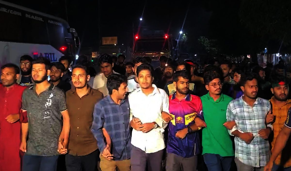 রাষ্ট্রপতির পদত্যাগের দাবিতে বেরোবিতে বিক্ষোভ