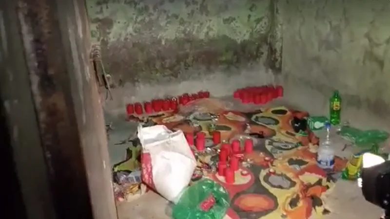 বাড্ডার সেই কারখানা থেকে ৬৫ হাতবোমা উদ্ধার, আটক ৩