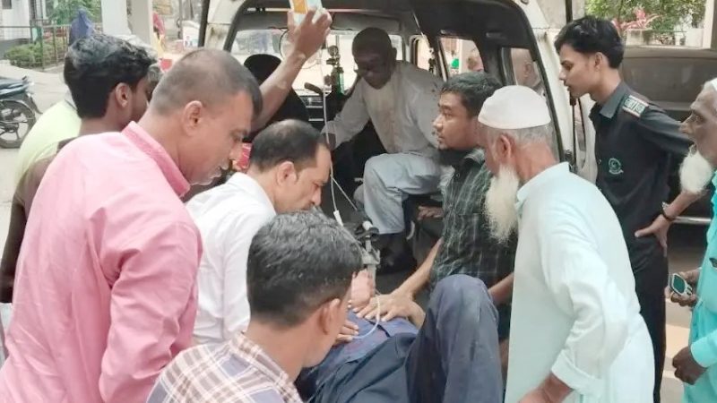 মুক্তিযোদ্ধার হাত-পা ভেঙে দিলেন নিষিদ্ধ ঘোষিত ছাত্রলীগ নেতা