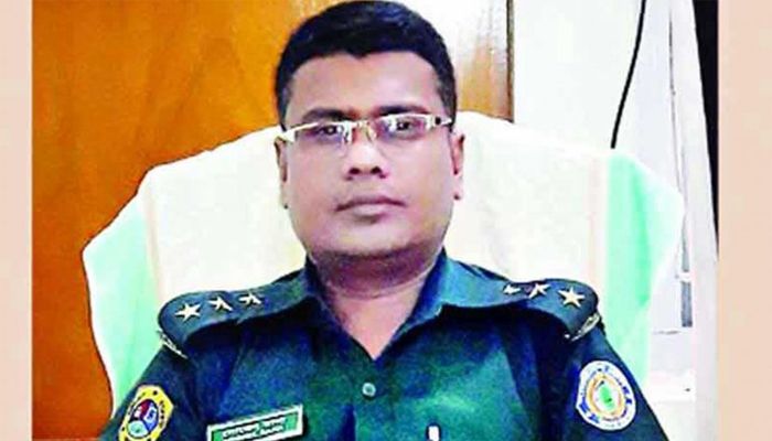 স্বামীর ‘ঘুষের’ টাকায় স্ত্রী কোটিপতি