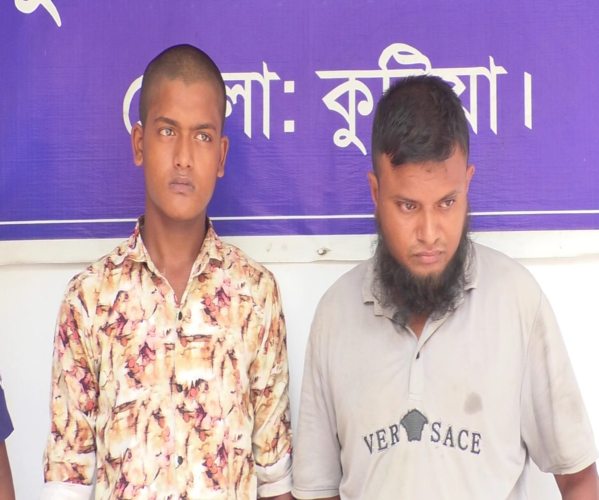 নৈশপ্রহরীর মাথায় অস্ত্র ঠেকিয়ে ও হাত-পা বেঁধে ডাকাতি,গ্রেফতার ২