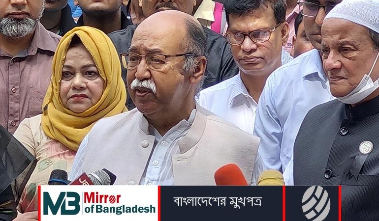 দে‌শে সা‌রের কোনও সংকট নেই : শিল্পমন্ত্রী
