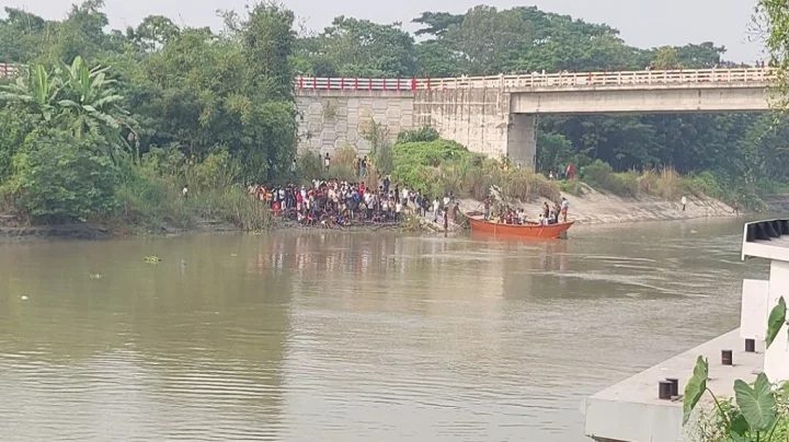 ৩ সন্তানকে নিয়ে নদীতে মায়ের ঝাঁপ, জীবিত উদ্ধার ২