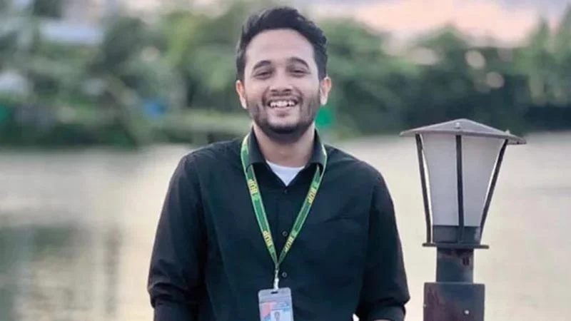আবেগঘন পোস্টে মুগ্ধকে স্মরণ ফাইভারের