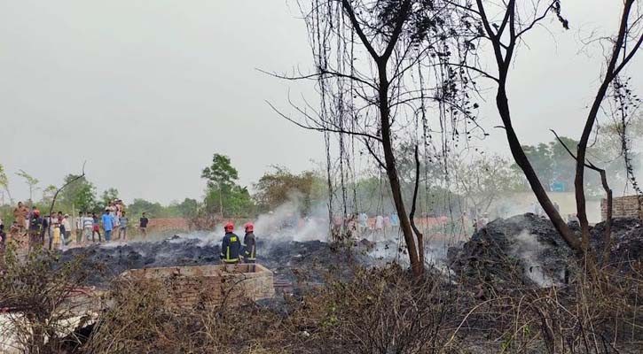 সাভারে প্লাস্টিক রিসাইক্লিং কারখানার আগুন নিয়ন্ত্রনে