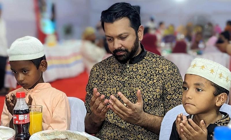 এতিম শিশুদের সঙ্গে ইফতার করলেন তাহসান