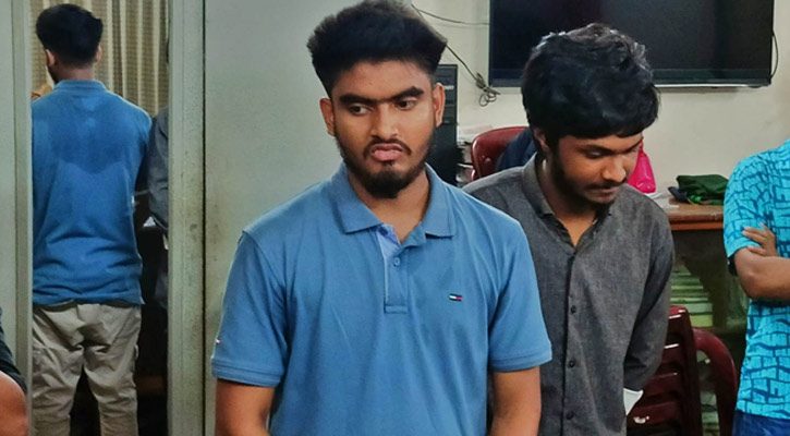 প্রবেশপত্র ধার করে প্রেমিকার সঙ্গে দেখা করতে এসে যুবক আটক