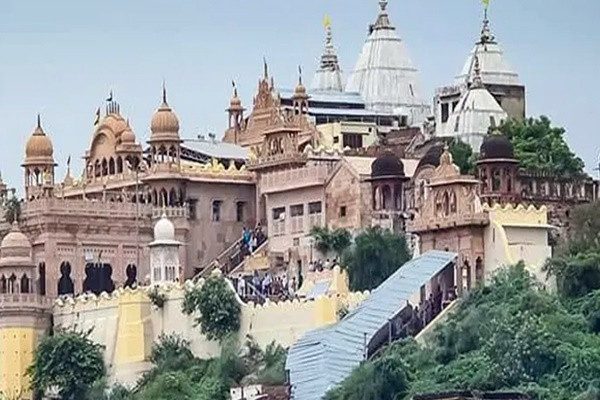 মিনি স্কার্ট, ছেঁড়া জিন্স পরে মন্দিরে প্রবেশে নিষেধাজ্ঞা