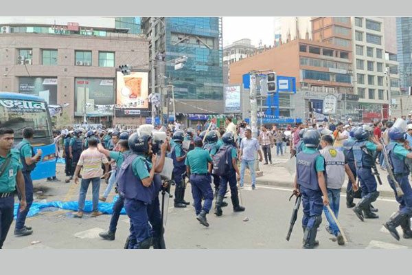 গুলশানে ব্যবসায়ী-পুলিশ সংঘর্ষ