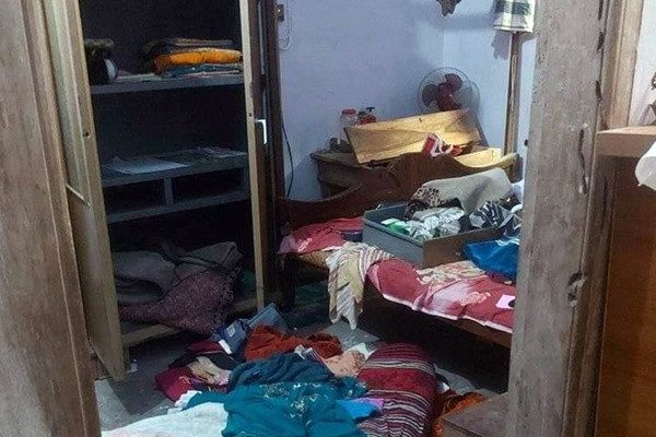 গরুর মাংসও নিয়ে গেল ডাকাতদল