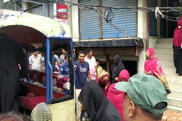 অসামাজিক কার্যকলাপ: হোটেল থেকে ১৩ তরুণীসহ গ্রেপ্তার ২৫