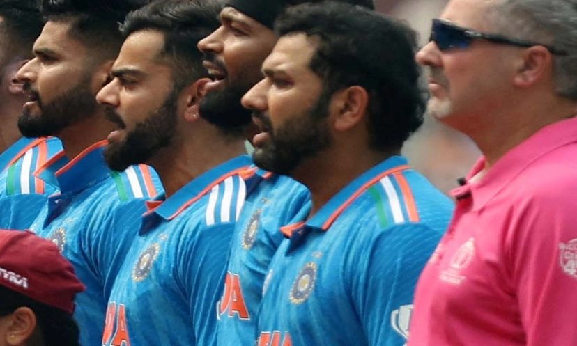 পাকিস্তানের বিপক্ষে ভুল জার্সি পরে নামলেন কোহলি