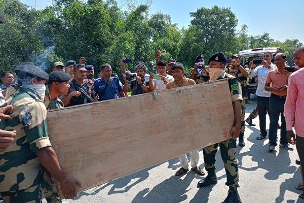গুলিতে নিহত যুবকের মরদেহ ফেরত দিল বিএসএফ