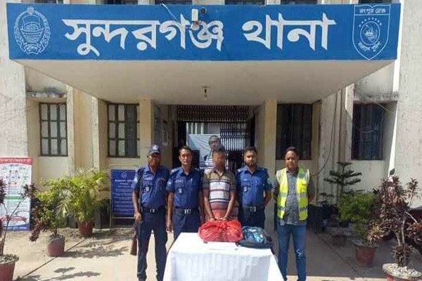 স্কুল ব্যাগে মিলল ৫ কেজি গাঁজা