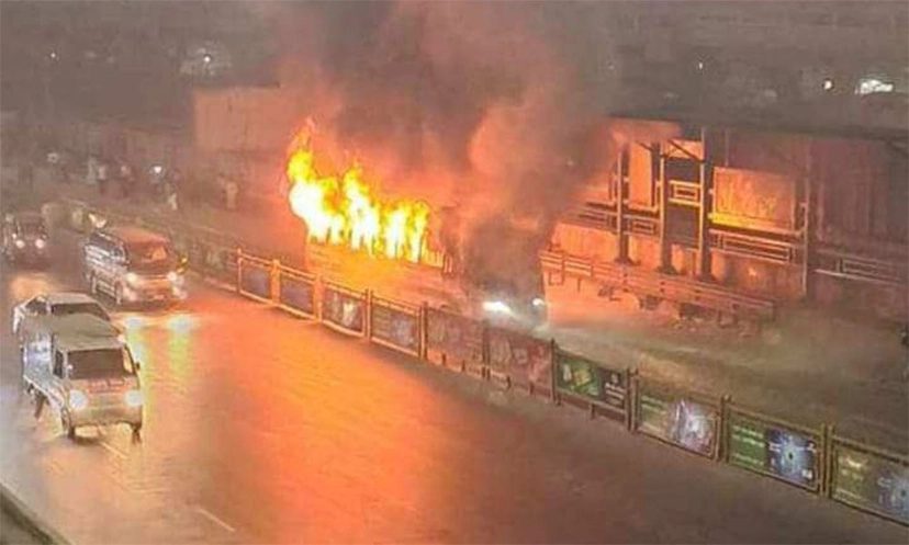 খিলক্ষেতে যাত্রীবাহী বাসে আগুন