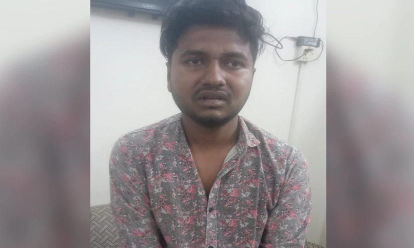বাসে আগুন দিতে গিয়ে ছাত্রদল নেতা আটক