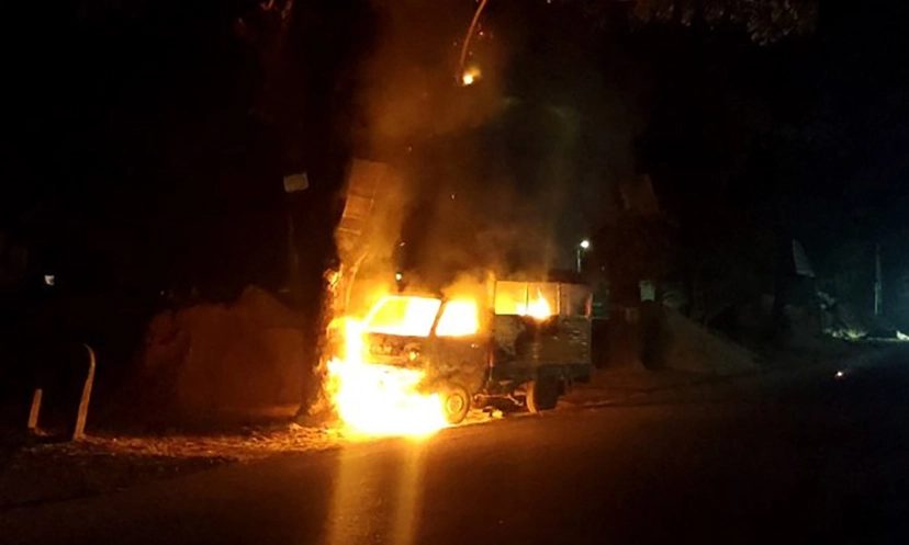 সিলেটে গাড়িতে আগুন দিল দুর্বৃত্তরা